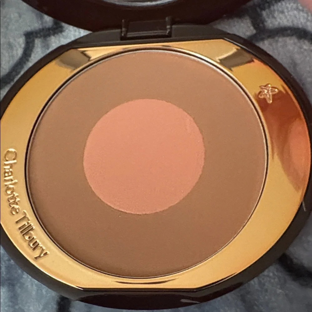 Charlotte Tilbury Cheek to Chic Swish & Pop Blusher in The Climax